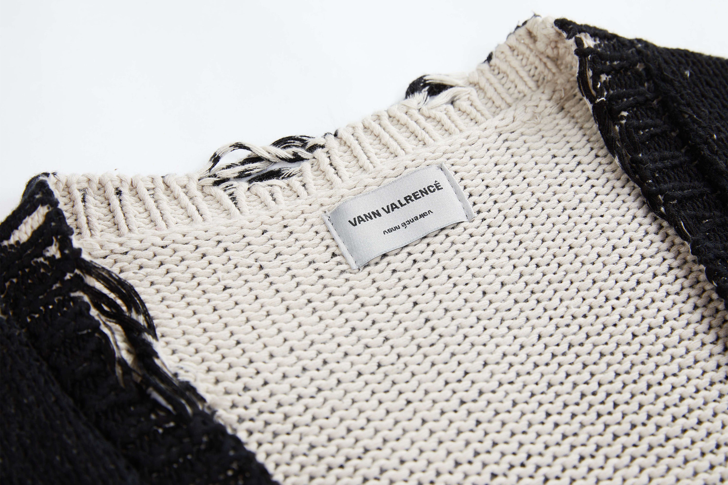 VANN VALRENCE Distressed Frayed Spray V-Neck Cardigan