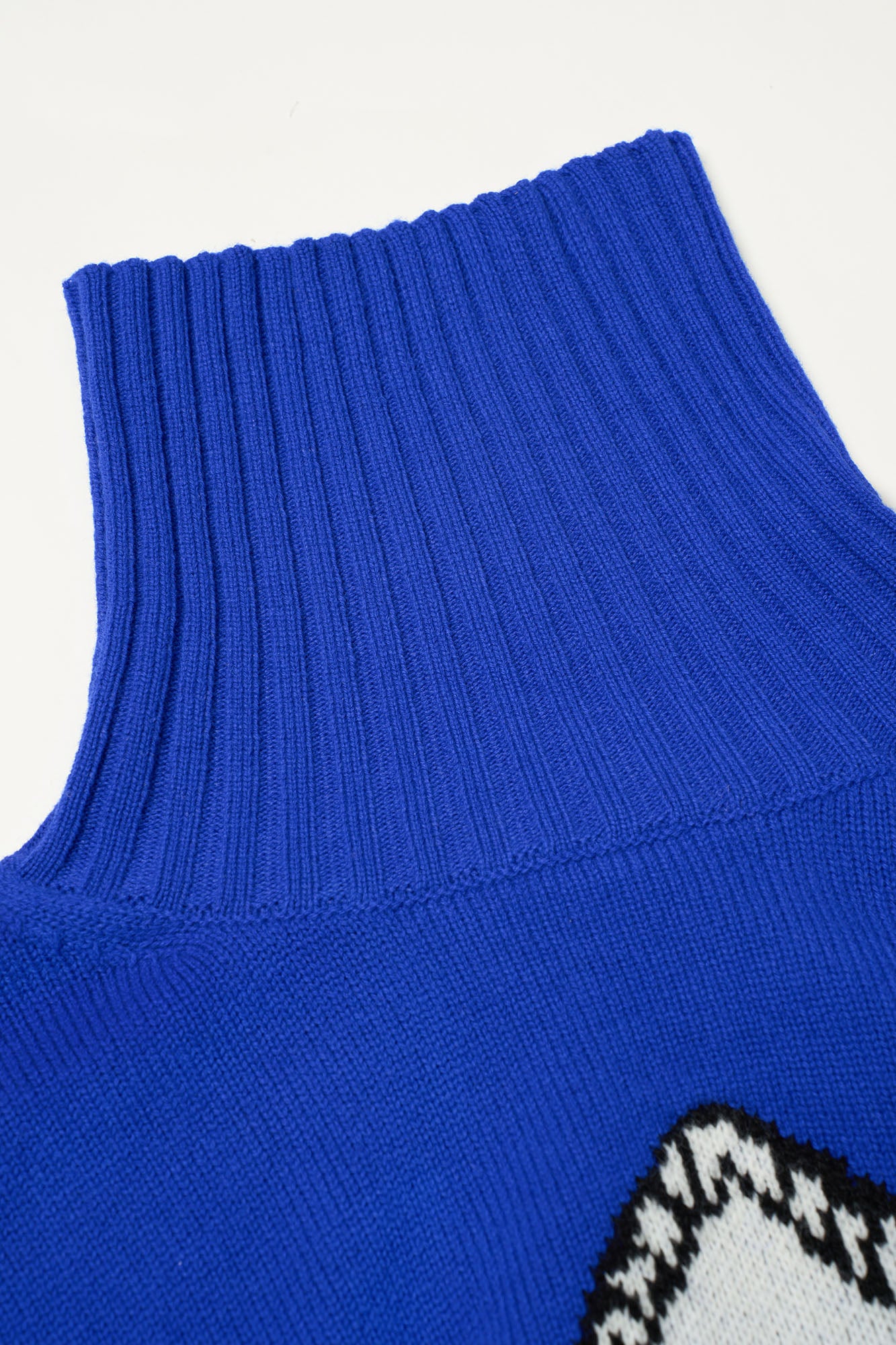 OUYANG WENJUN Contrast Spade Jacquard Turtleneck Sweater