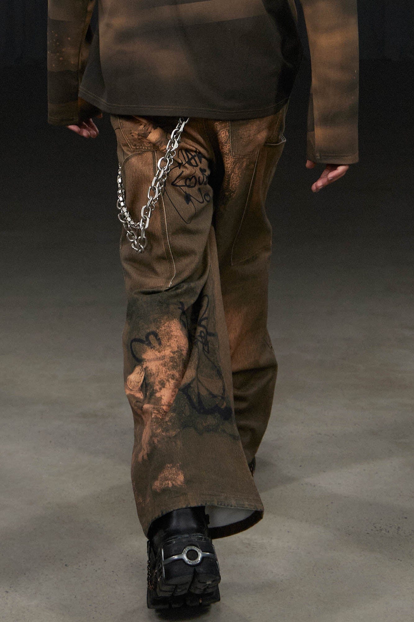 DND4DES Deconstructed Double-Knee Graffiti Wide-Leg Pants, premium urban and streetwear designers apparel on PROJECTISR.com, DND4DES