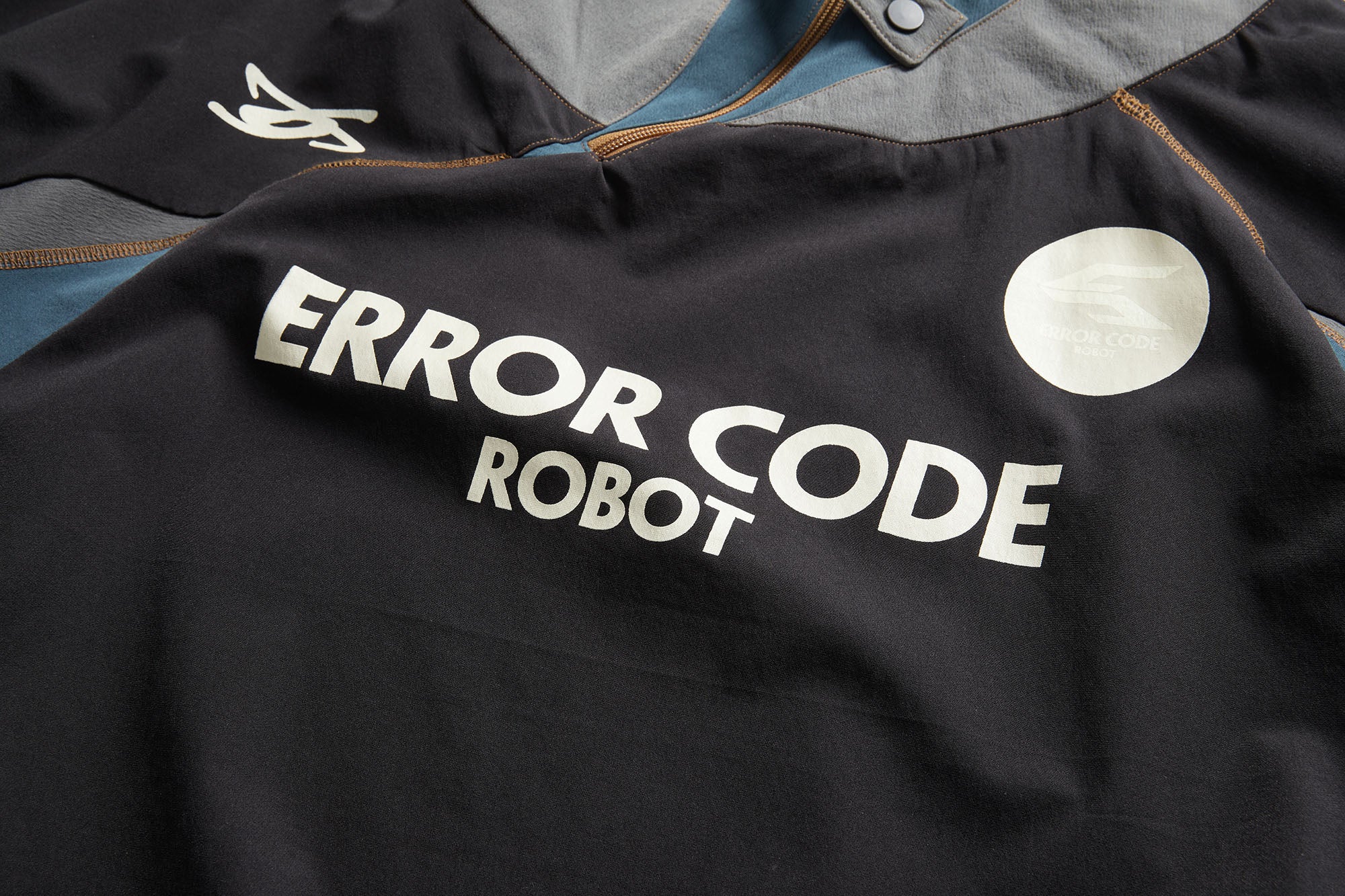 ERROR CODE ROBOT Asymmetric Zip Contrast Panel Sweatshirt, premium urban and streetwear designers apparel on PROJECTISR.com, ERROR CODE ROBOT