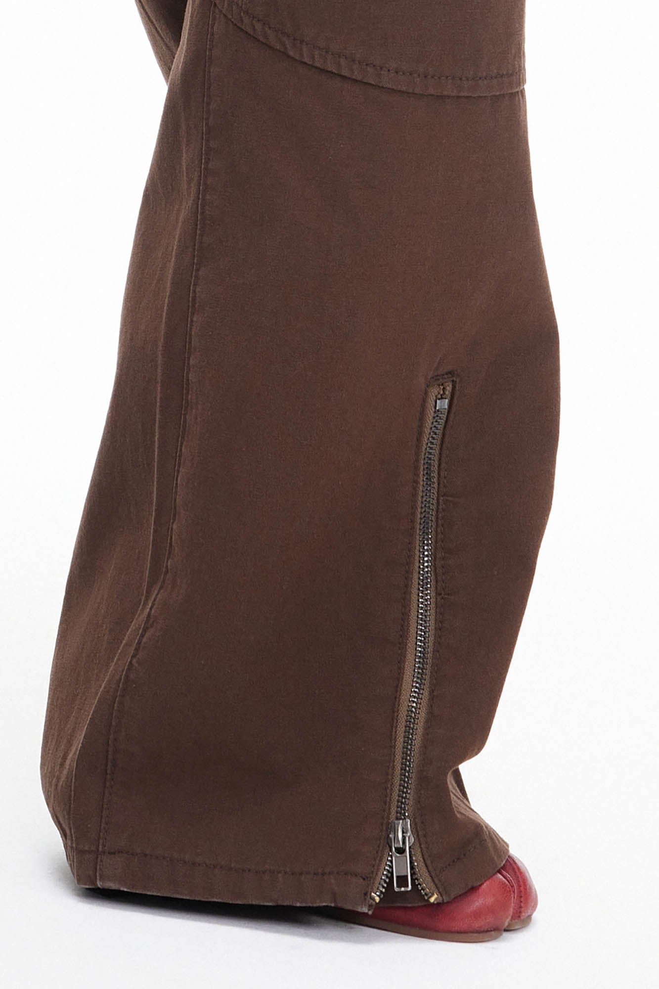 ARTIFICIAL WORLD Zip-Hem Multi-Pocket Wide-Leg Cargo, premium urban and streetwear designers apparel on PROJECTISR.com, ARTIFICIAL WORLD