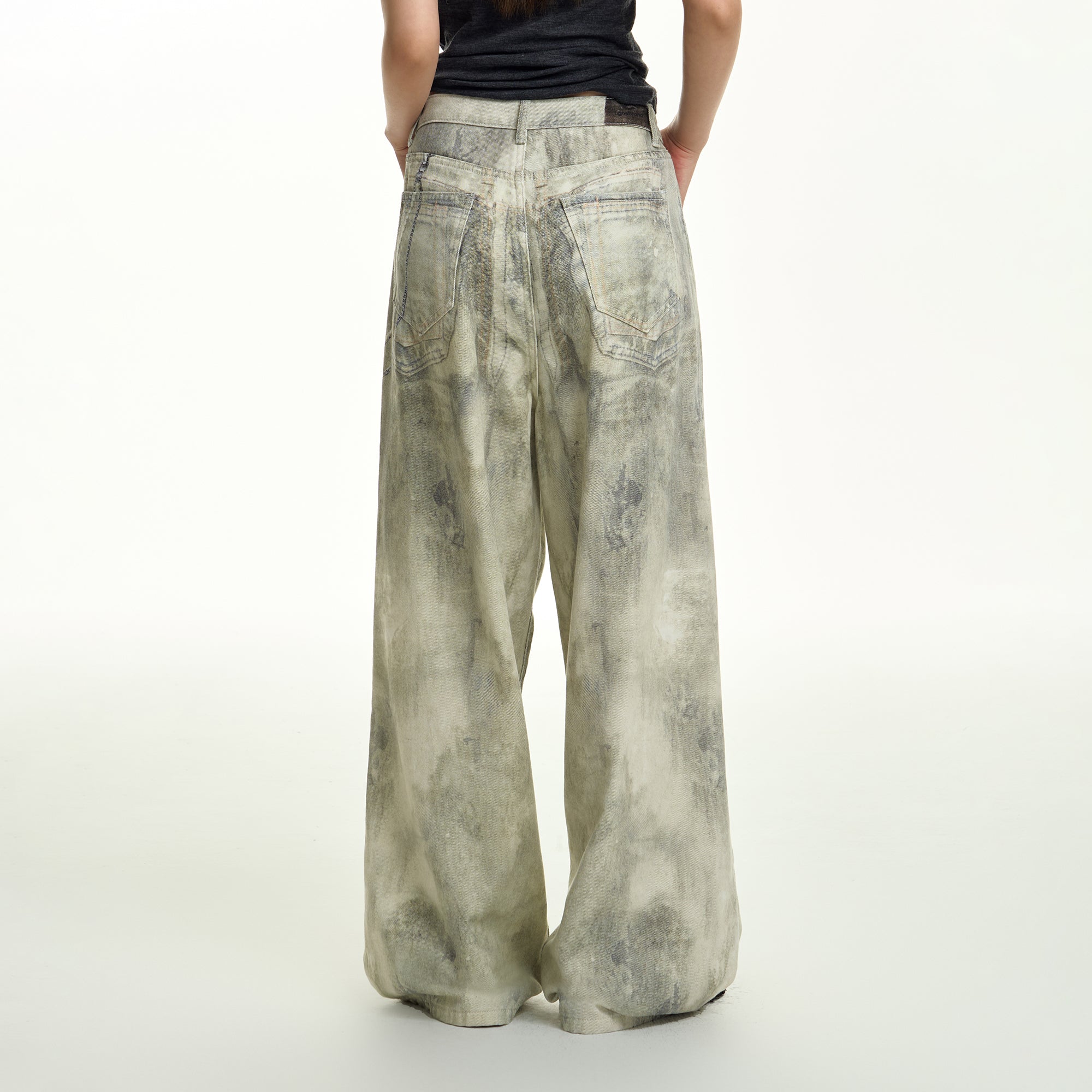 TGNS Distressed Chain Graphic Oversized Jeans