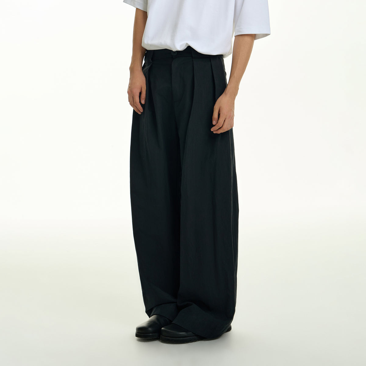TGNS Retro Pleated Wide-Leg Trousers