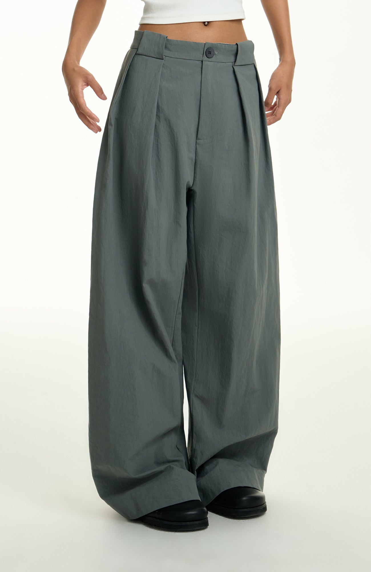 TGNS Retro Pleated Wide-Leg Trousers