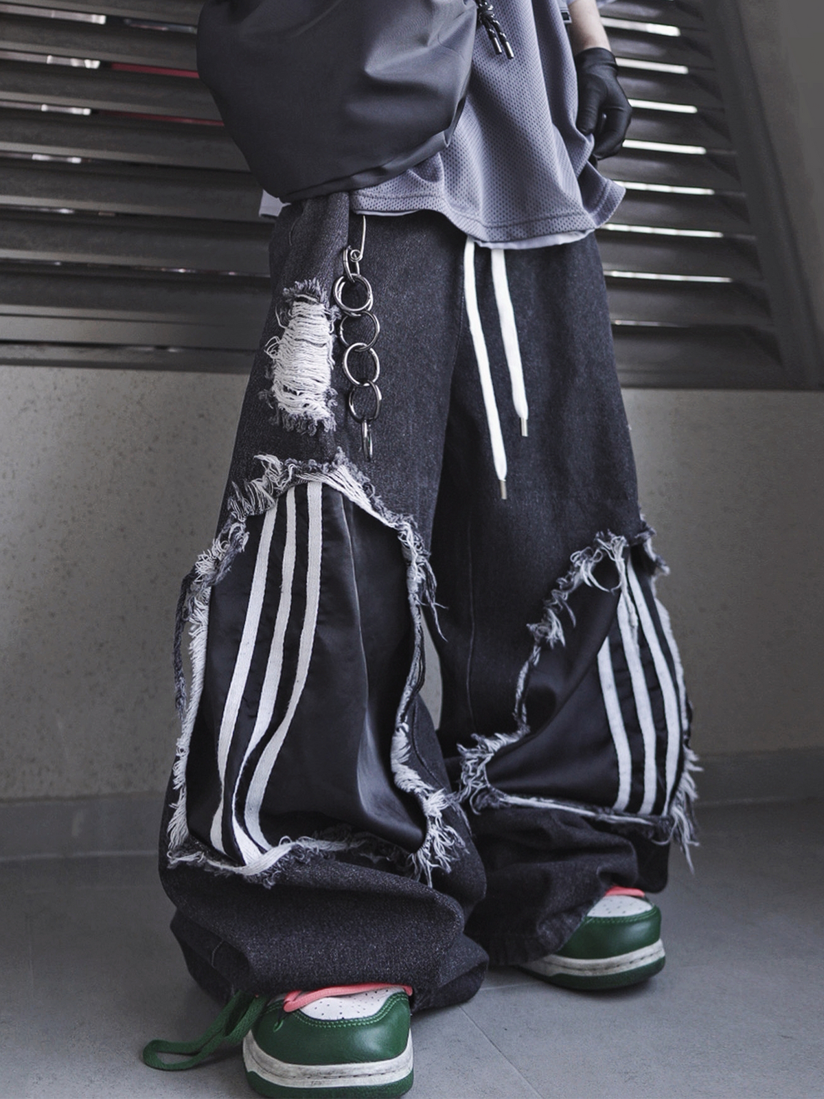 UUCSCC Distressed Wide-Leg Drawstring Jeans