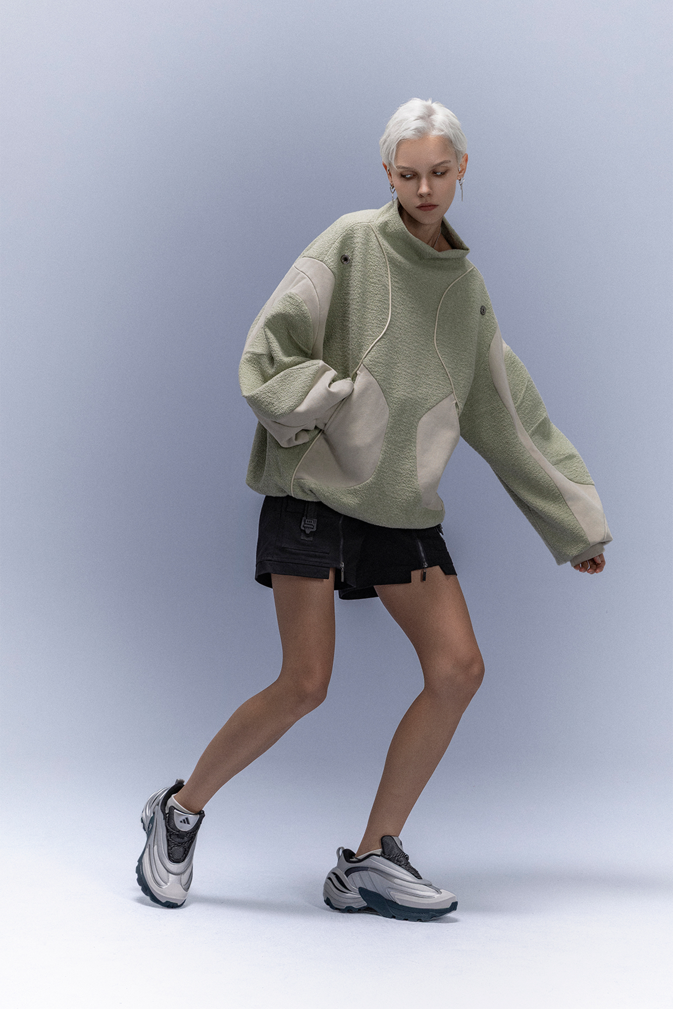 XIPHEVIL Fleece-Panel Saber-Sleeve Sweatshirt Green