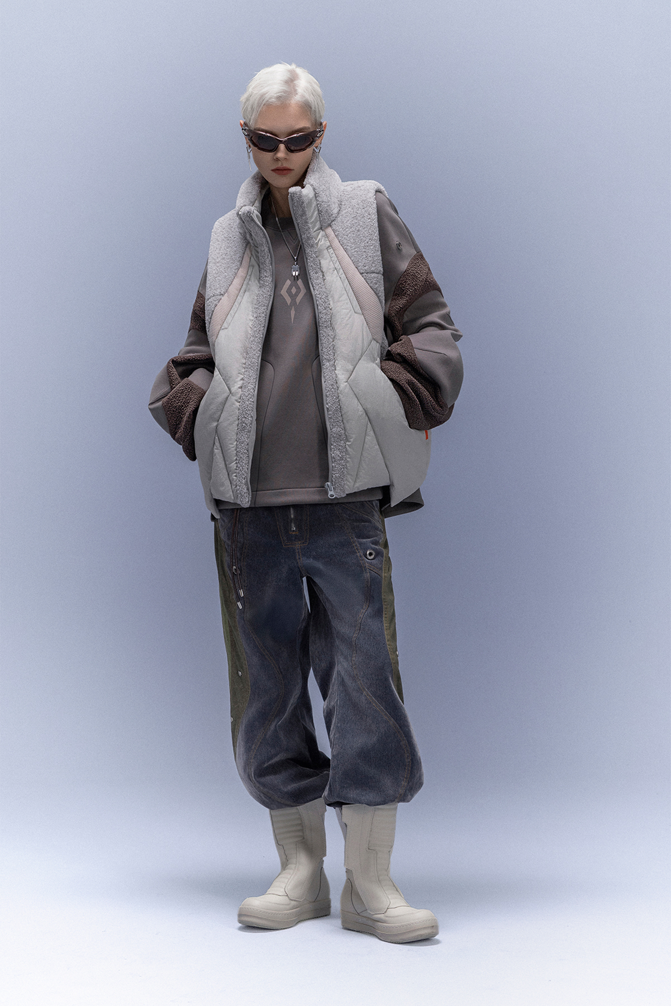 XIPHEVIL High-Neck Fleece-Panel Vest Light Gray