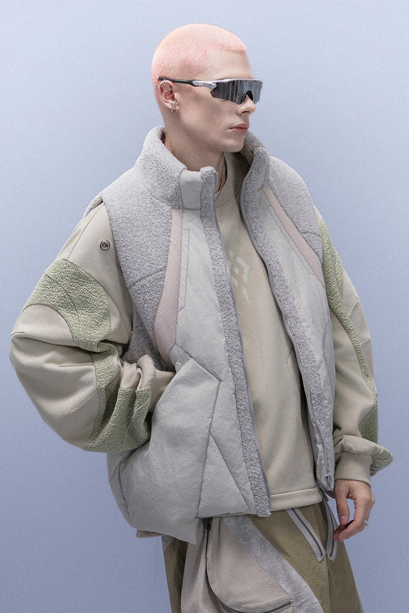 XIPHEVIL High-Neck Fleece-Panel Vest Light Gray