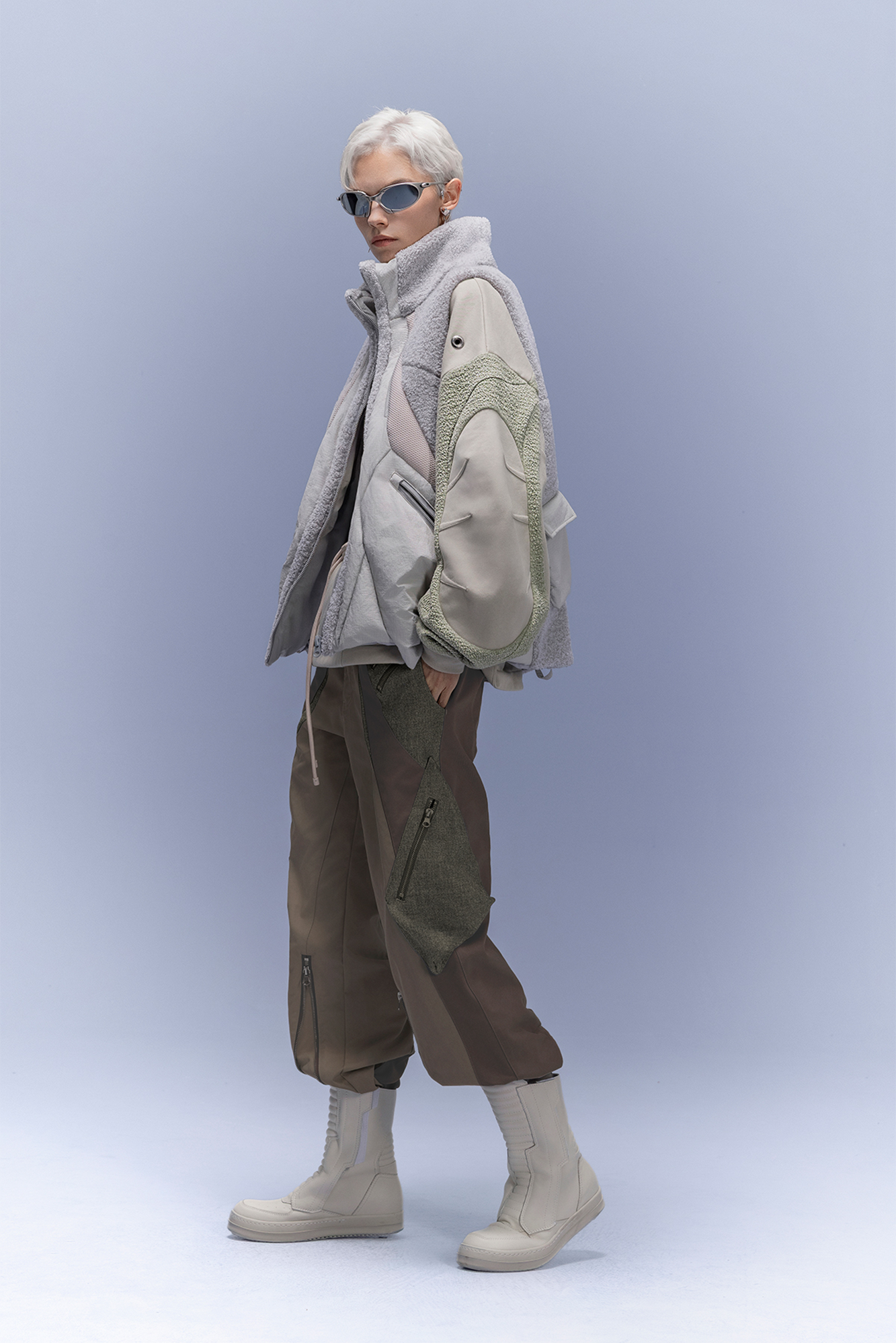 XIPHEVIL High-Neck Fleece-Panel Vest Light Gray