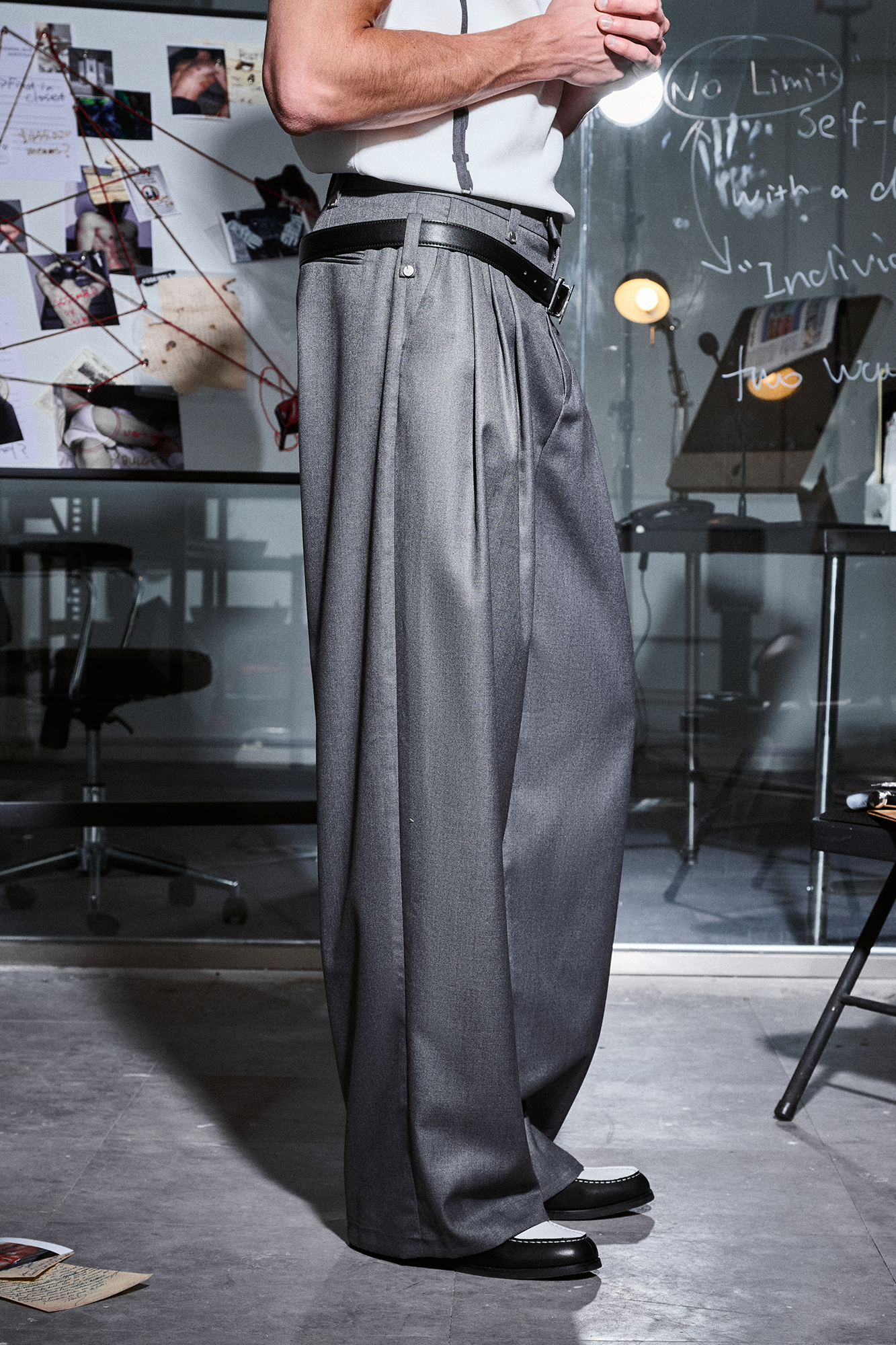 455EMBLE Pleated Wide-Leg Trousers