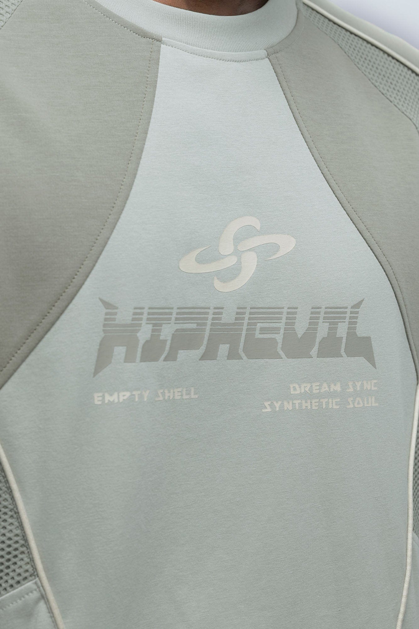 XIPHEVIL Contrast Paneled Mesh Zip-Pocket Raglan T-Shirt Green