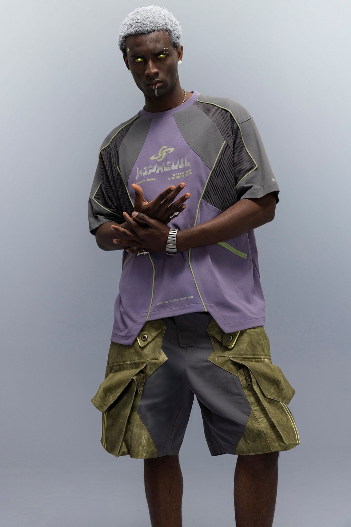 XIPHEVIL Contrast Paneled Mesh Zip-Pocket Raglan T-Shirt Purple