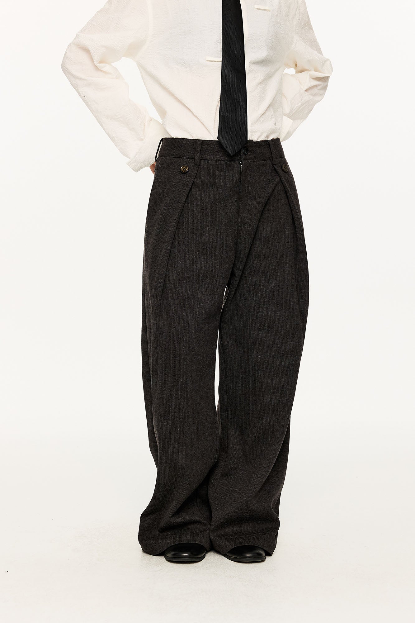 KREATE Modern Pinstriped Pleated Wide-Leg Trousers