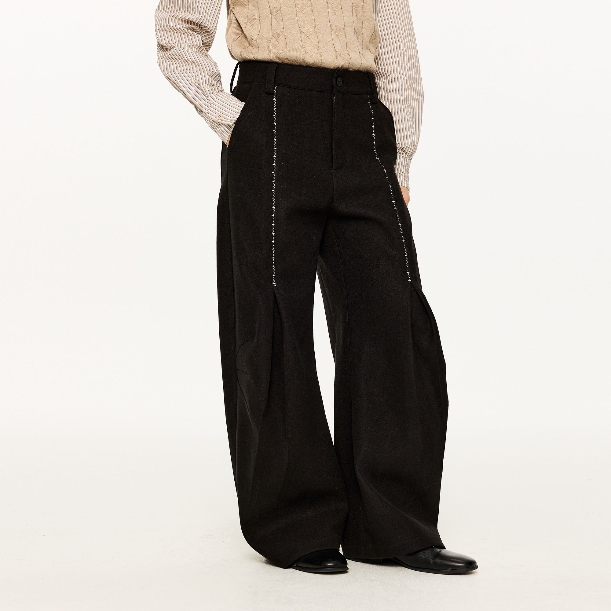 KREATE Middle Stitch Pleat Wide-Leg Trousers