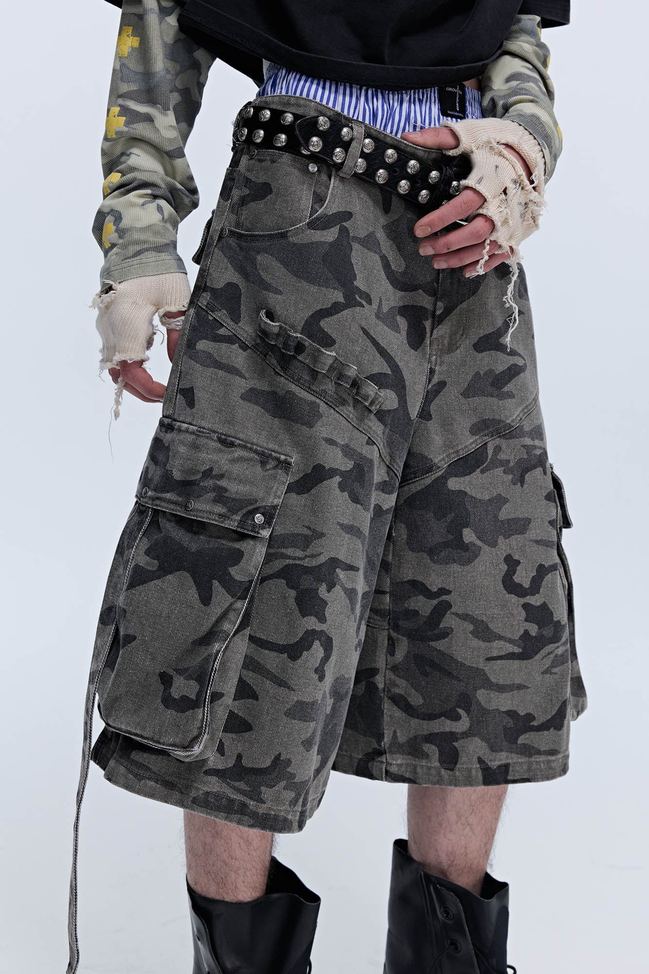 SAVAGEGROWTHWORLD Camo Spliced Multi-Pocket Shorts, premium urban and streetwear designers apparel on PROJECTISR.com, SAVAGEGROWTHWORLD