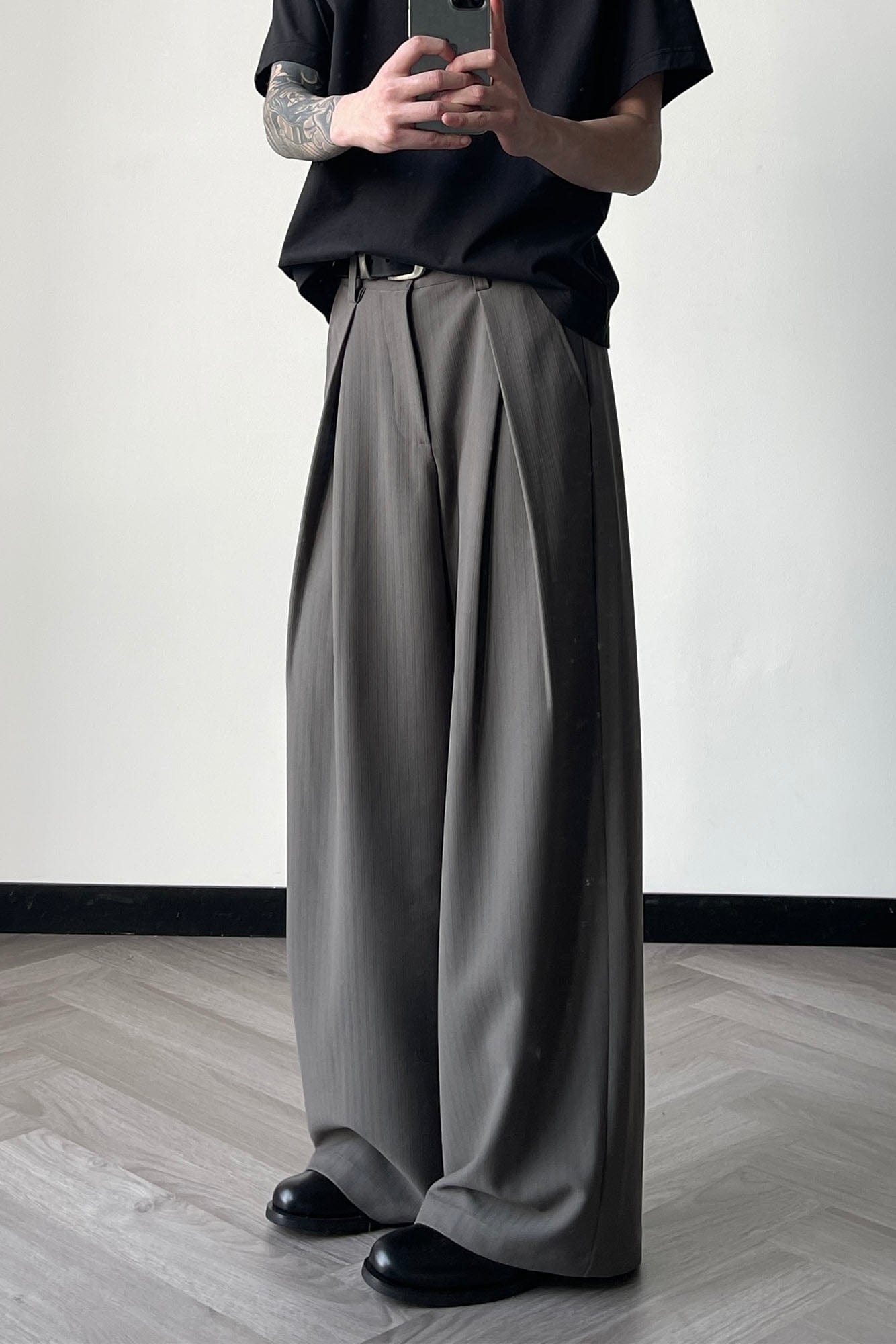 OKAYTHXBYE Pleated Shadow-Stripe Oversized Pants