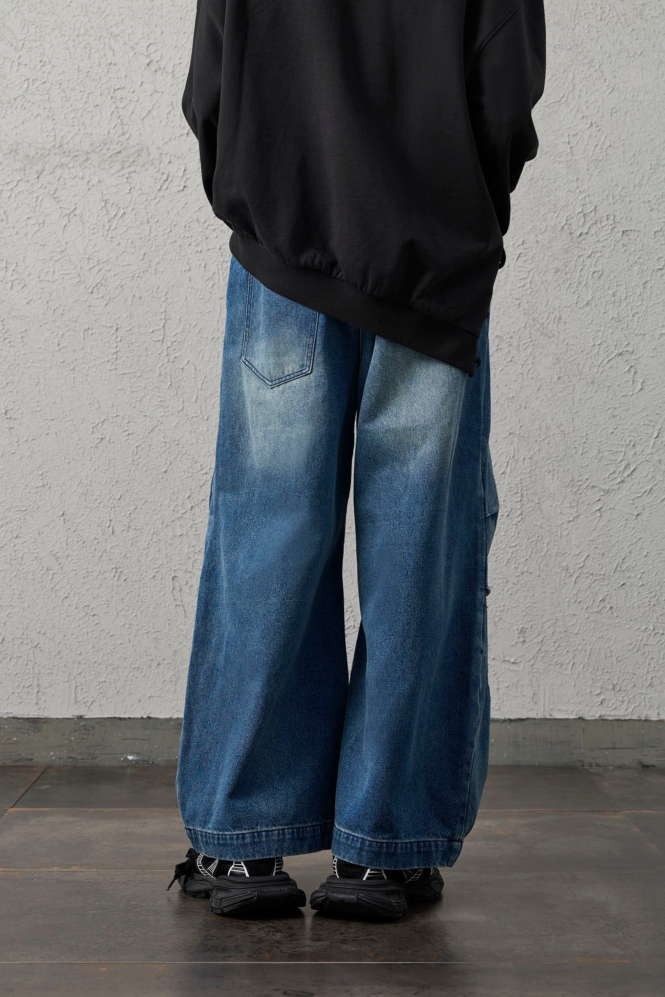 ORGANIC EMOTION Faded Wash Padded-Knee Jeans