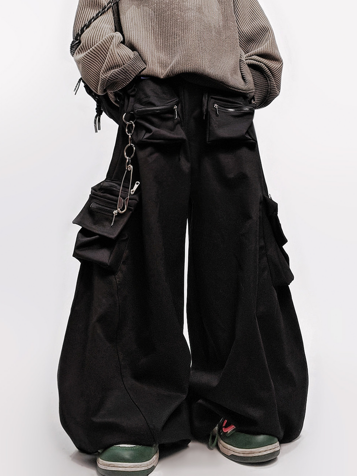 UUCSCC Curved Multi-Pocket Wide-Leg Cargo Pants