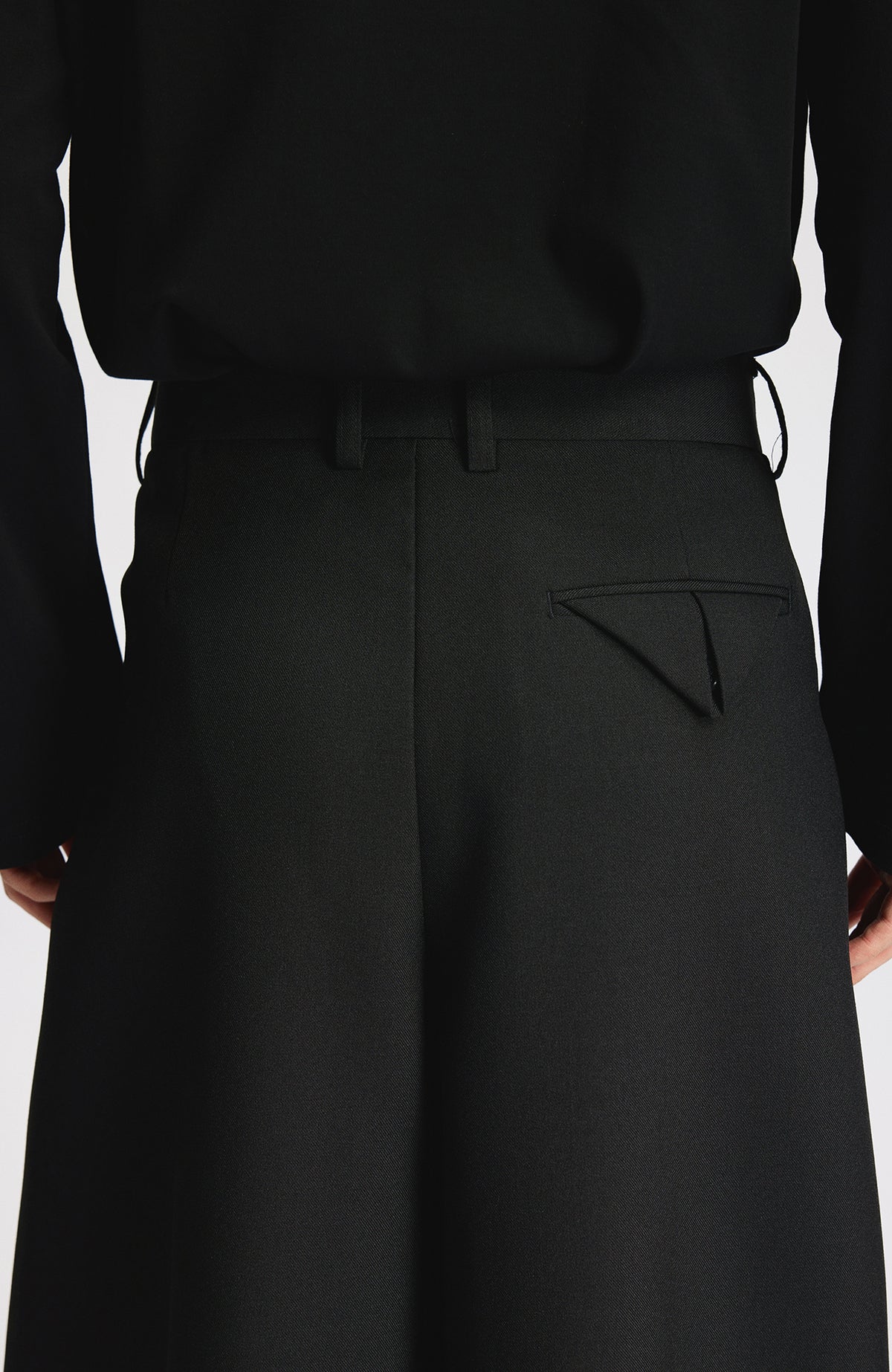 SAMMOKONPA Curved Silhouette Wide-Leg Trousers