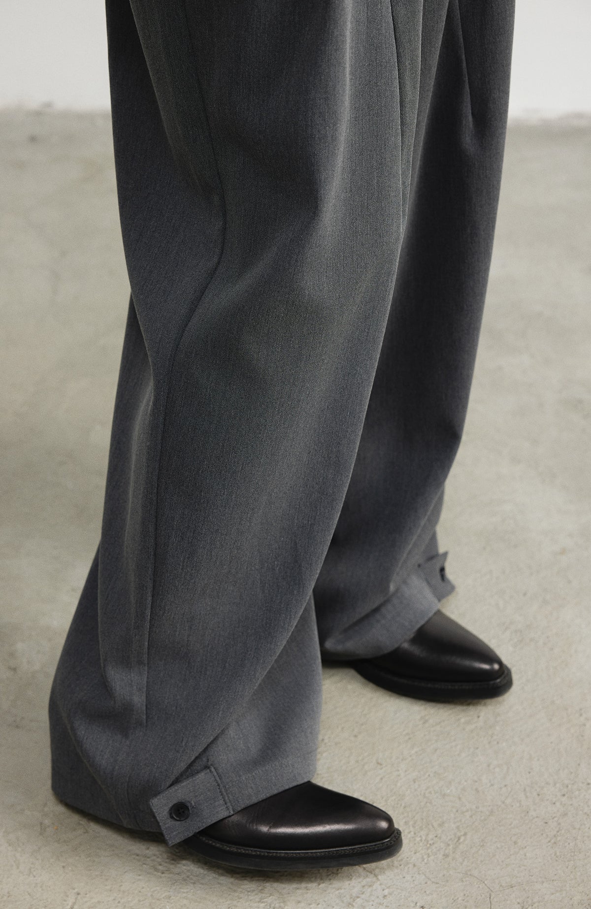 SAMMOKONPA Pleated Oversized Trousers