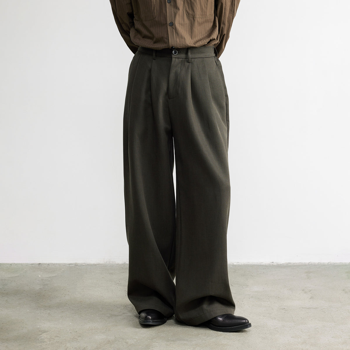 SAMMOKONPA Retro Double-Pleat Wide-Leg Trousers