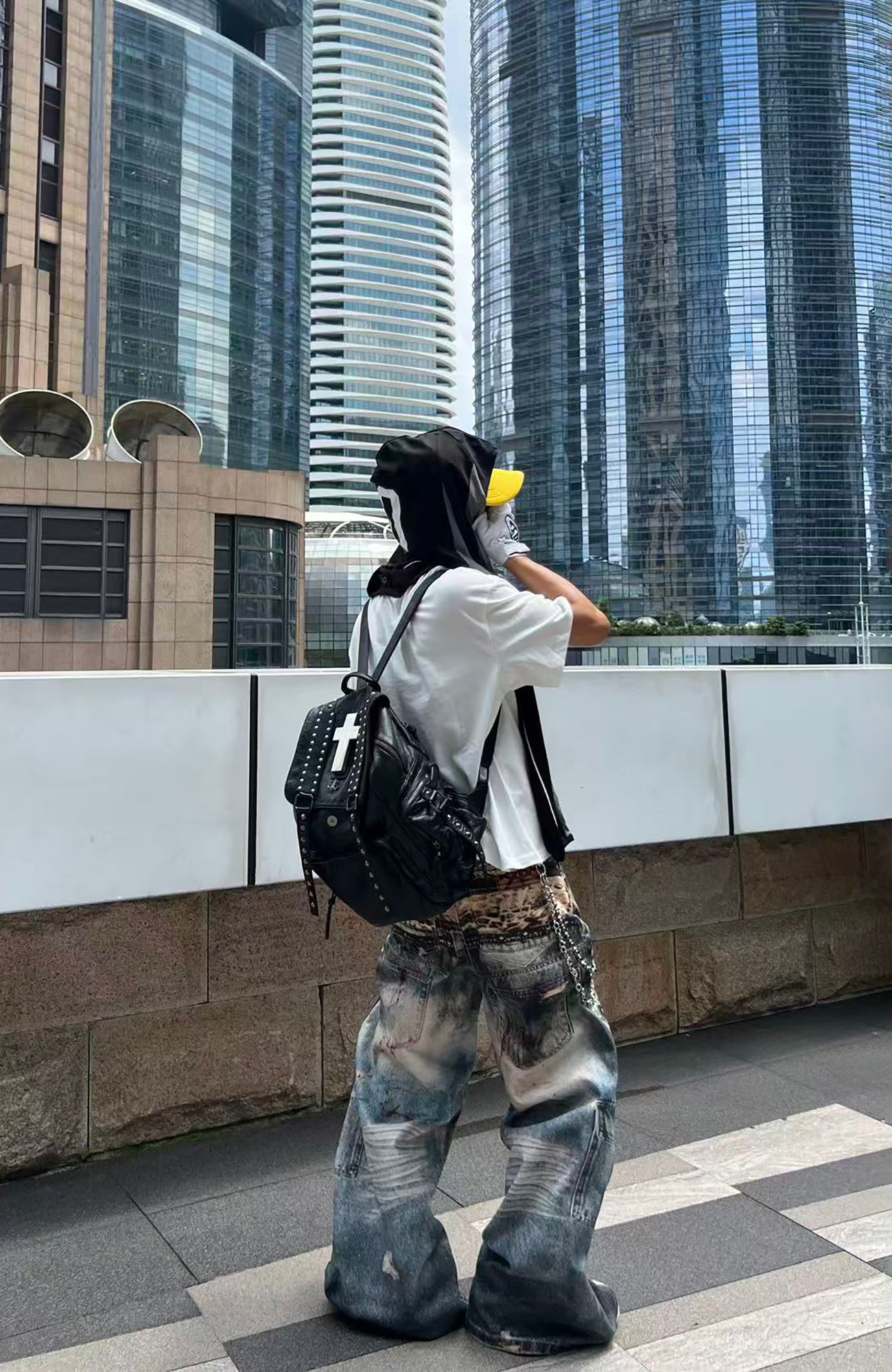 YIZILINGF Graphic Distressed Baggy Jeans