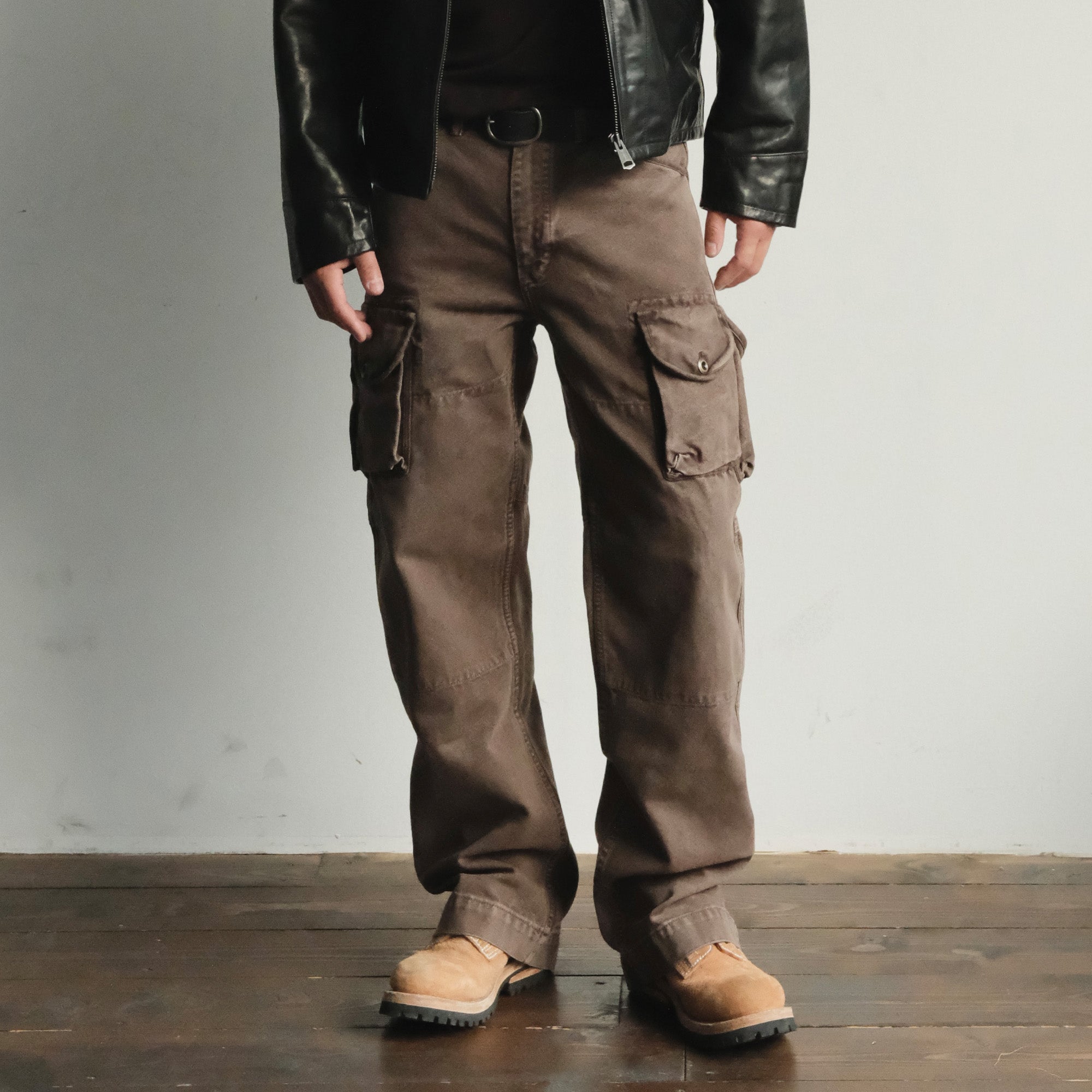 NEIGBORL Washed Multi-Pocket Gradient Cargo Pants, premium urban and streetwear designers apparel on PROJECTISR.com, NEIGBORL