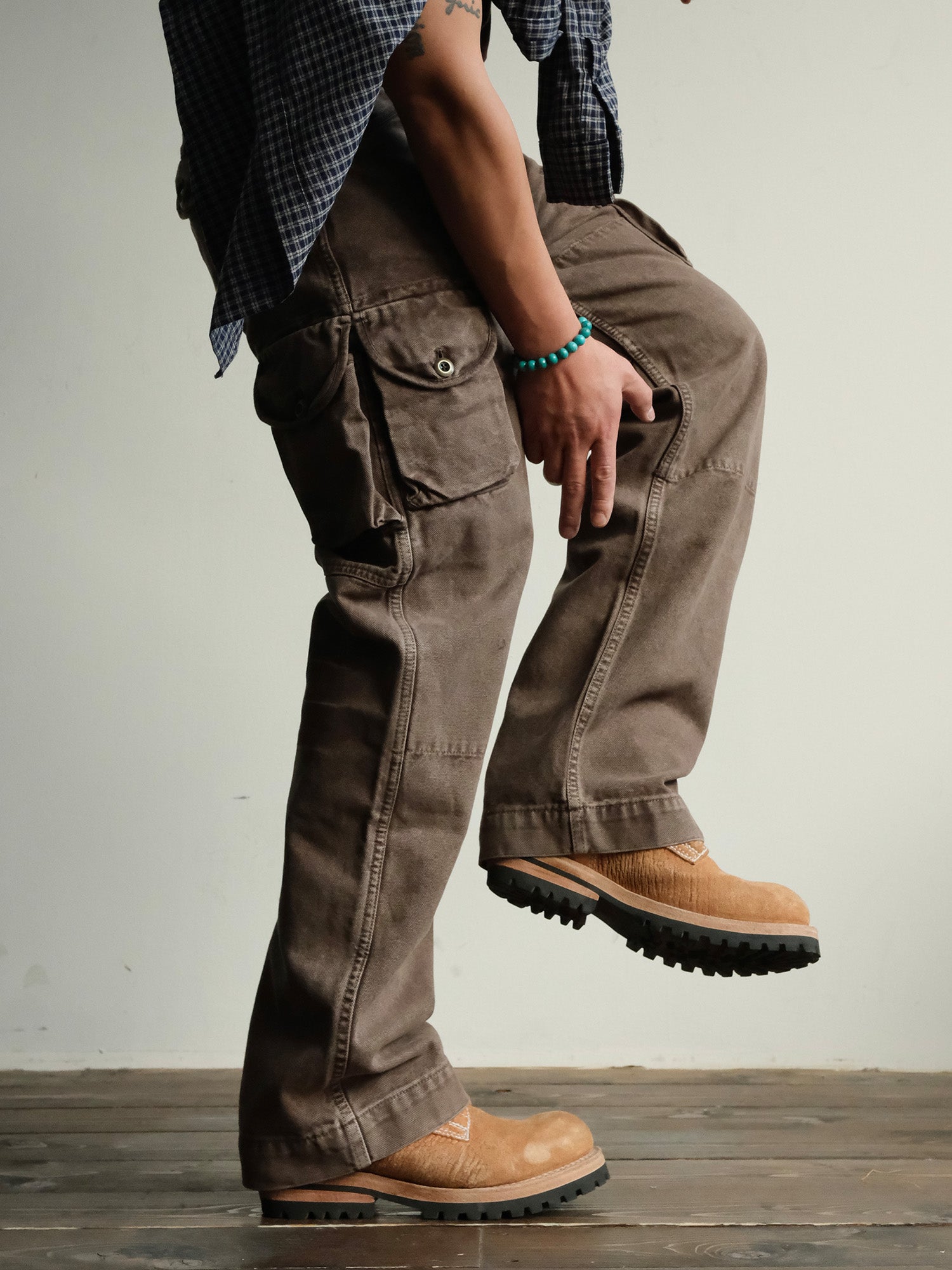NEIGBORL Washed Multi-Pocket Gradient Cargo Pants, premium urban and streetwear designers apparel on PROJECTISR.com, NEIGBORL