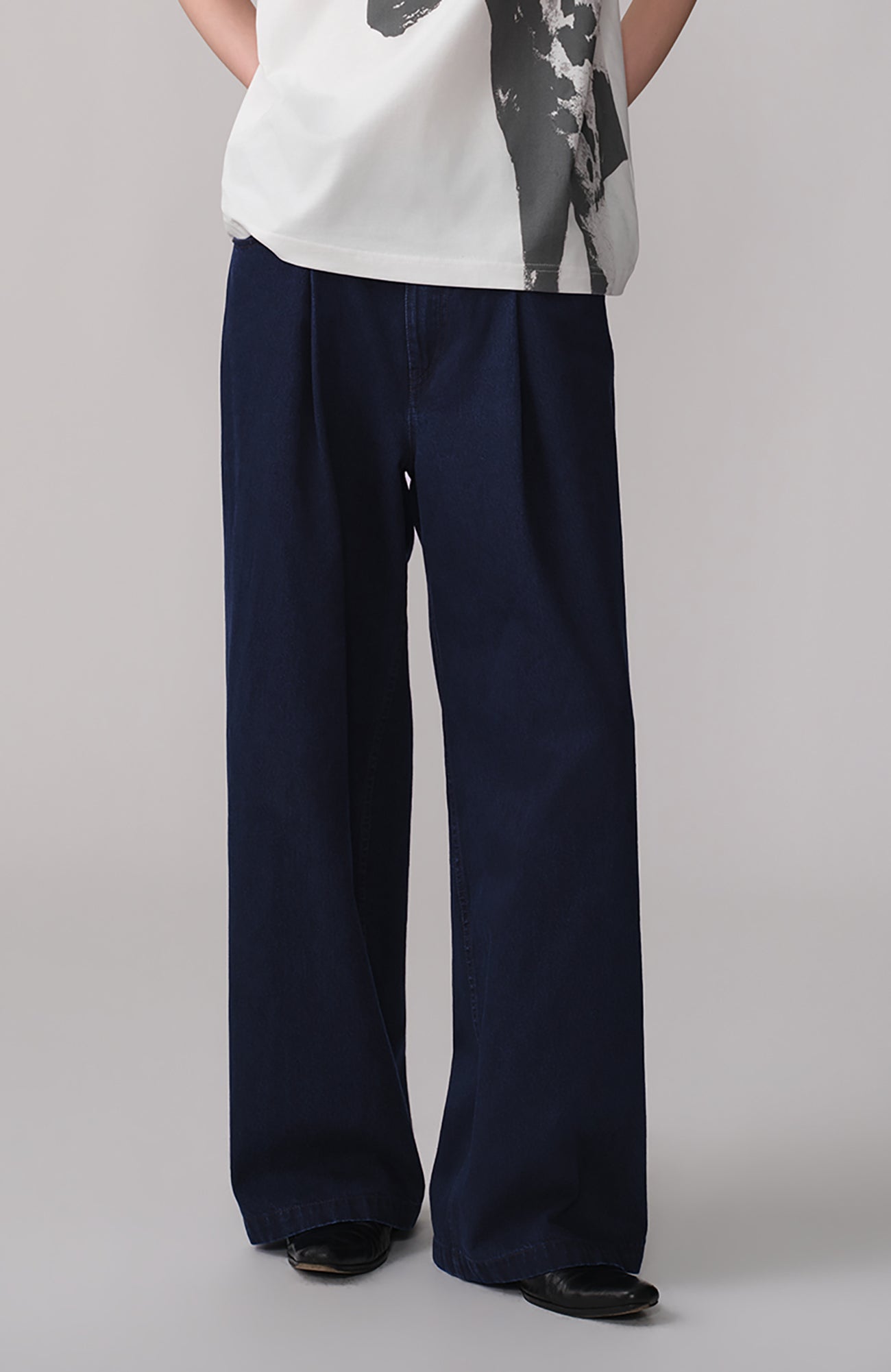 OPICLOTH Washed Indigo Pleated Jeans