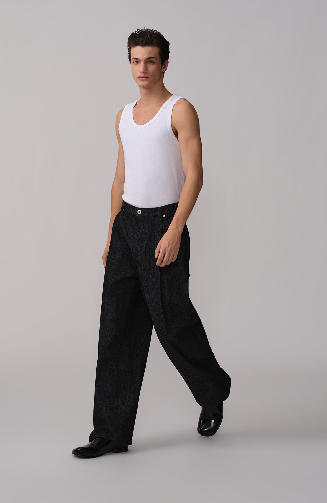 OPICLOTH Pinstripe Pleated Tapered Jeans