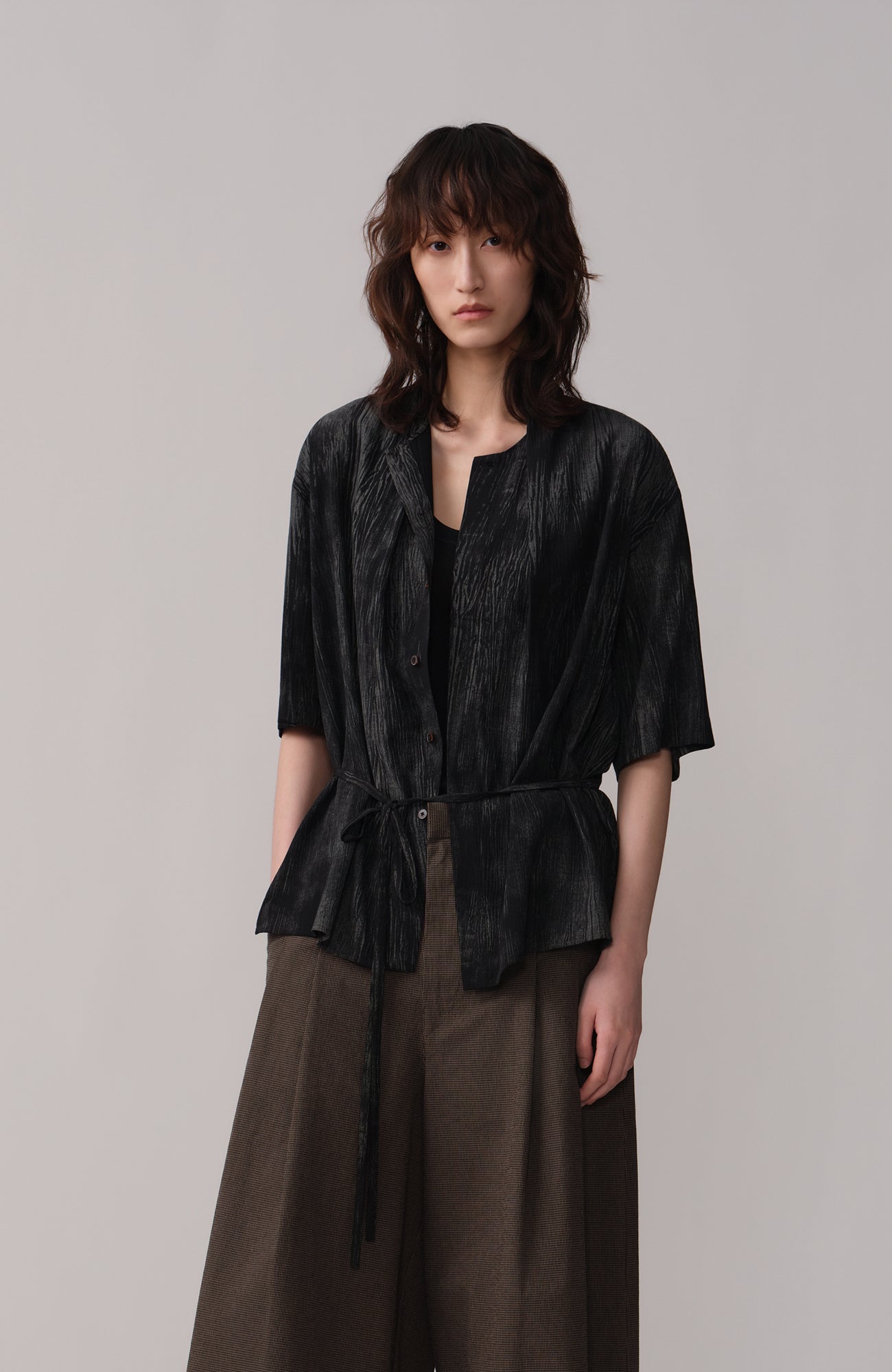OPICLOTH Crinkled Draped Half Shirt