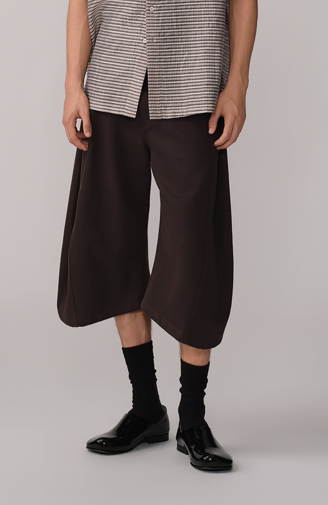 OPICLOTH Curved Wide-Leg Bermuda Shorts