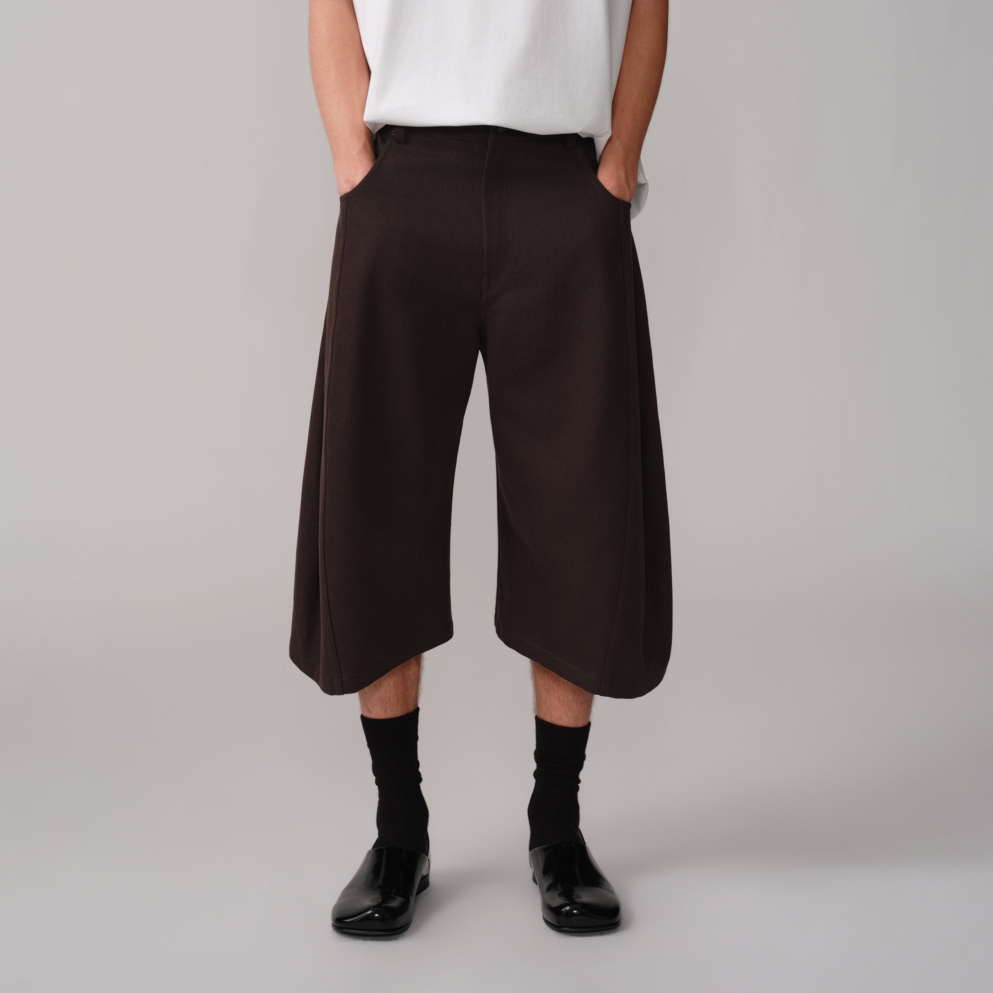 OPICLOTH Curved Wide-Leg Bermuda Shorts