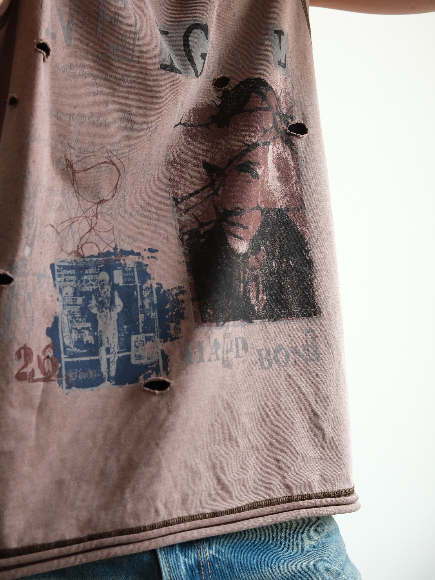NEIGBORL Distressed Washed Graphic Tank Top
