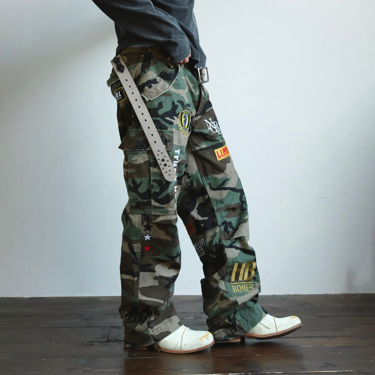 NEIGBORL Retro Camo Embroidered Straight-Leg Cargo Pants