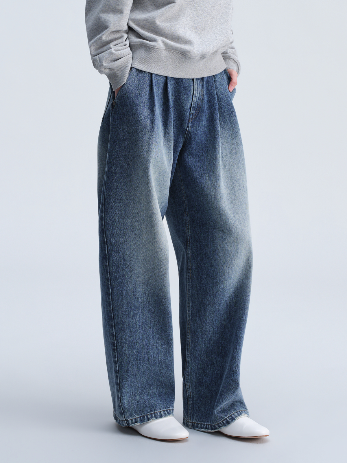 OPICLOTH Retro Washed Double-Pleated Wide-Leg Jeans
