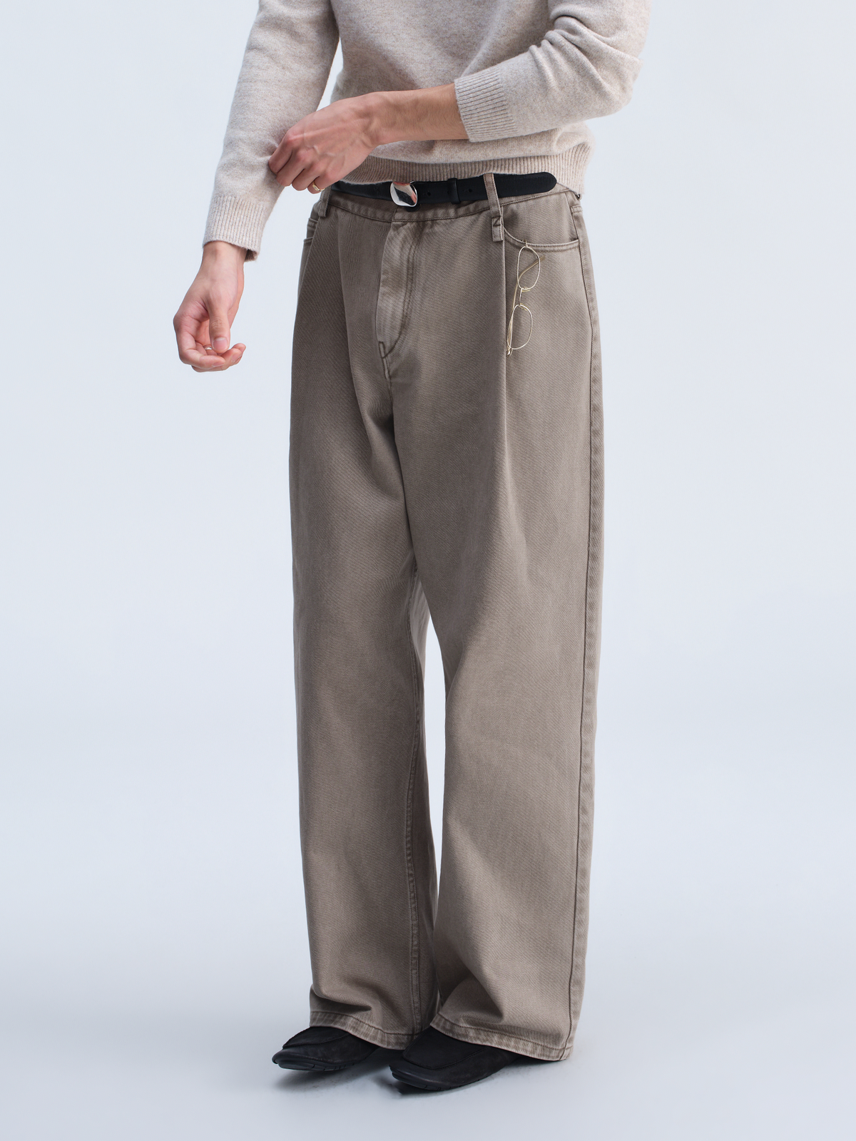 OPICLOTH Washed Pleated Tapered Jeans