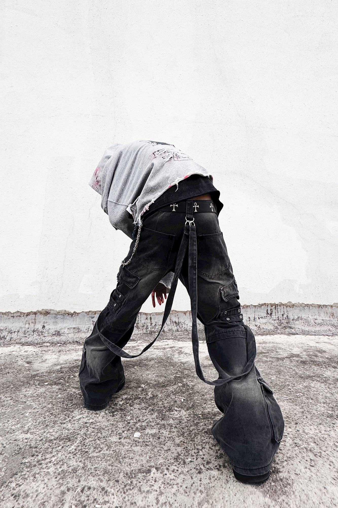 ANTI WAR REVIVAL Distressed Strap Multi-Pocket Wide-Leg Jeans