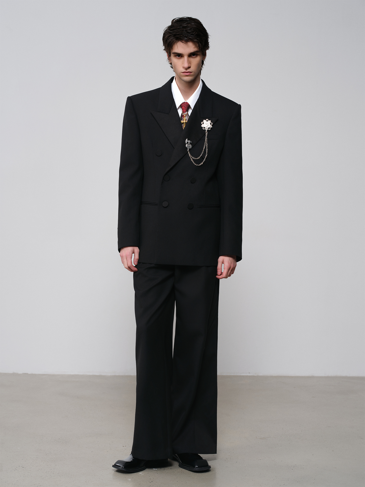 FACEONLAB Medal Emblem Double-Breasted Peak Lapel Blazer