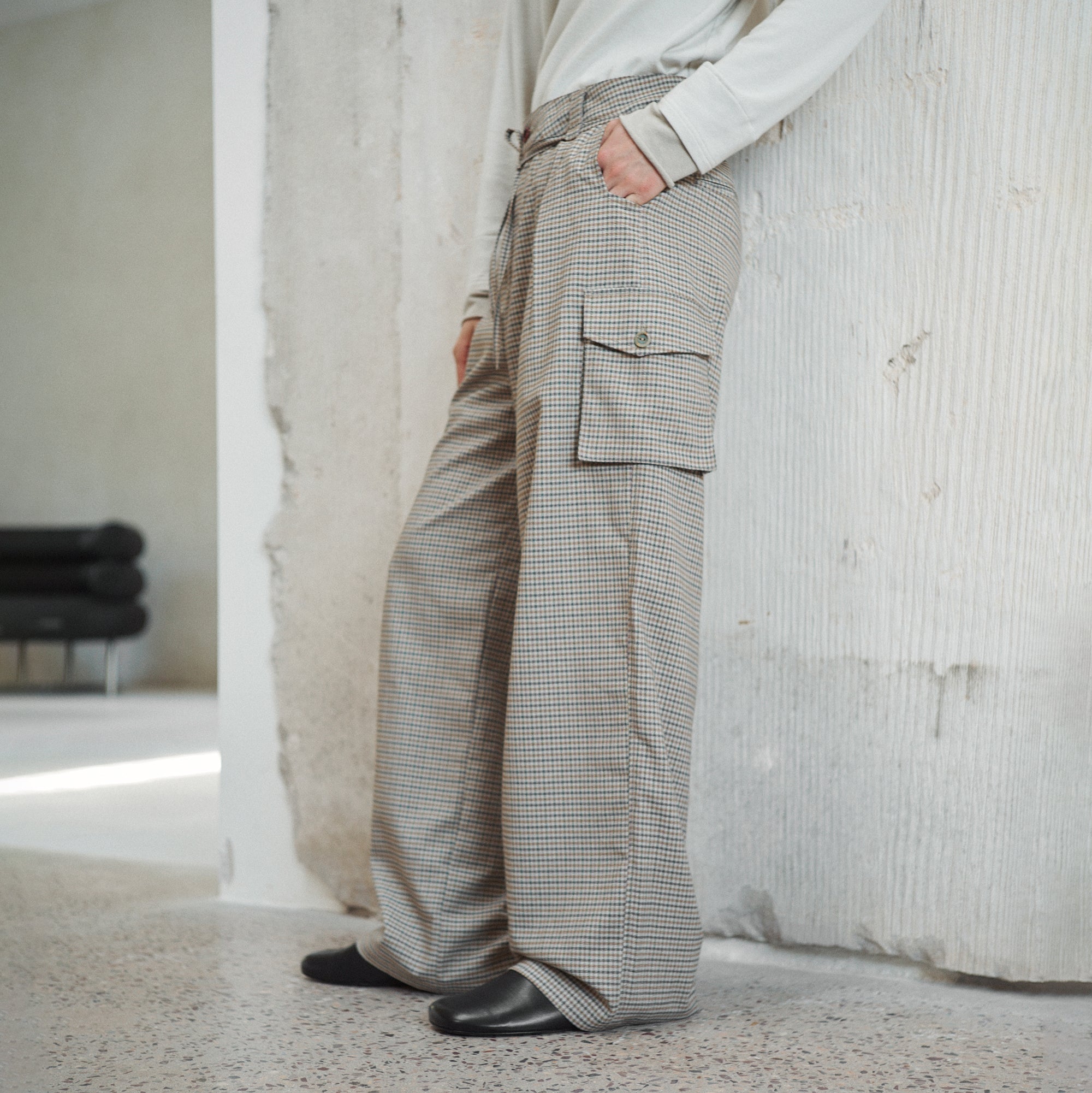 GONGHE REPUB Modern Pleated Checkered Wide-Leg Trousers