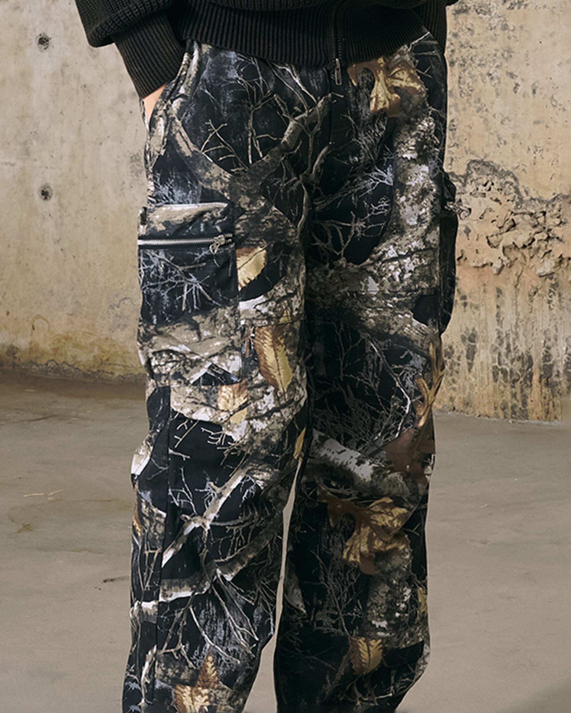 ENSHADOWER Black Camo Multi-pocket Down Pants, premium urban and streetwear designers apparel on PROJECTISR.com, ENSHADOWER