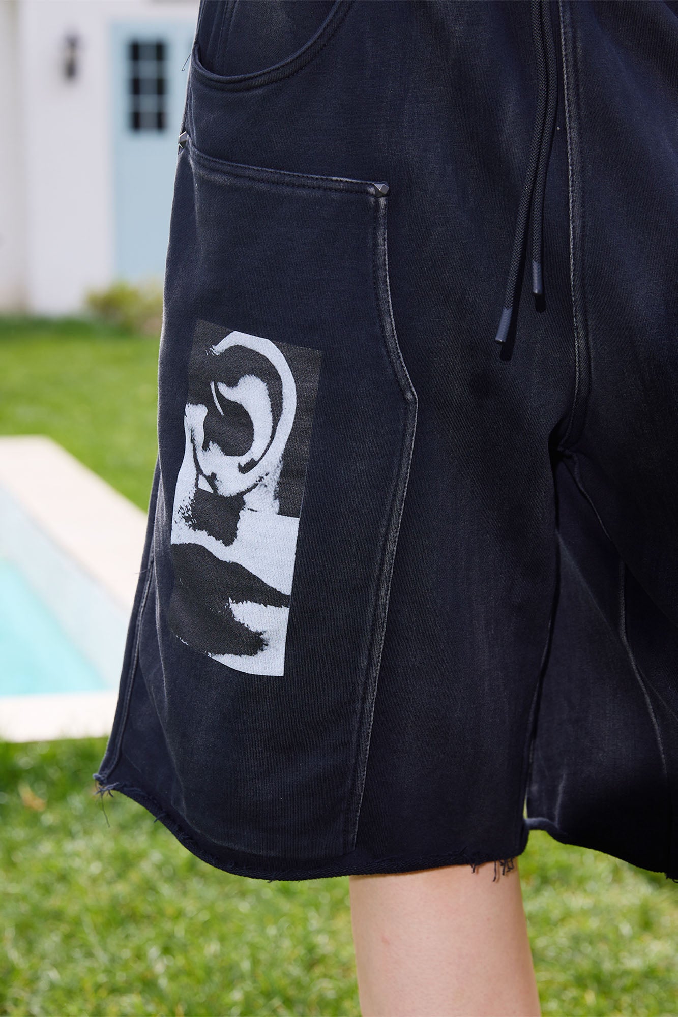 ERROR CODE ROBOT Distressed Double-Knee Rivet Shorts