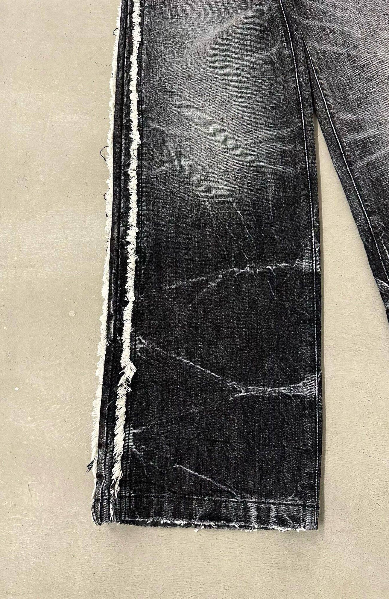 REBEL WAVE Faded Wash Raw Edge Jeans
