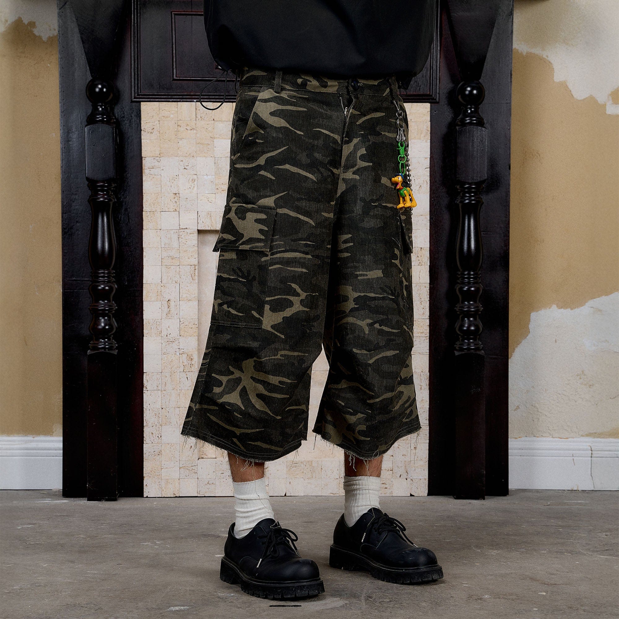 DONSMOKE Camo Multi-Pocket Raw-Edge Curved Shorts, premium urban and streetwear designers apparel on PROJECTISR.com, DONSMOKE