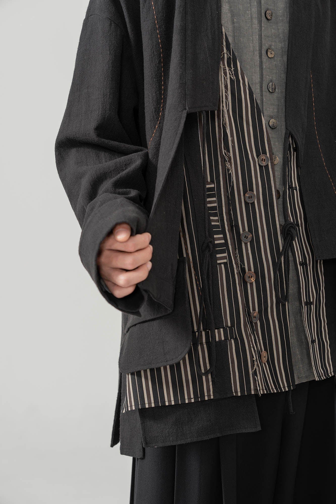 MOITIEDEPETALE Striped Layered Stitched Daoist Robe