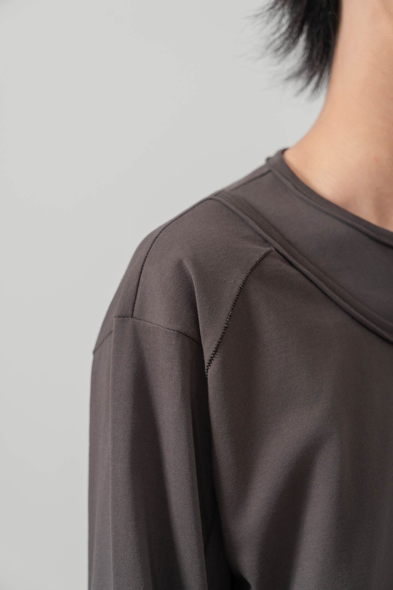 MOITIEDEPETALE Layered Asymmetrical Henley Long-Sleeve Tee
