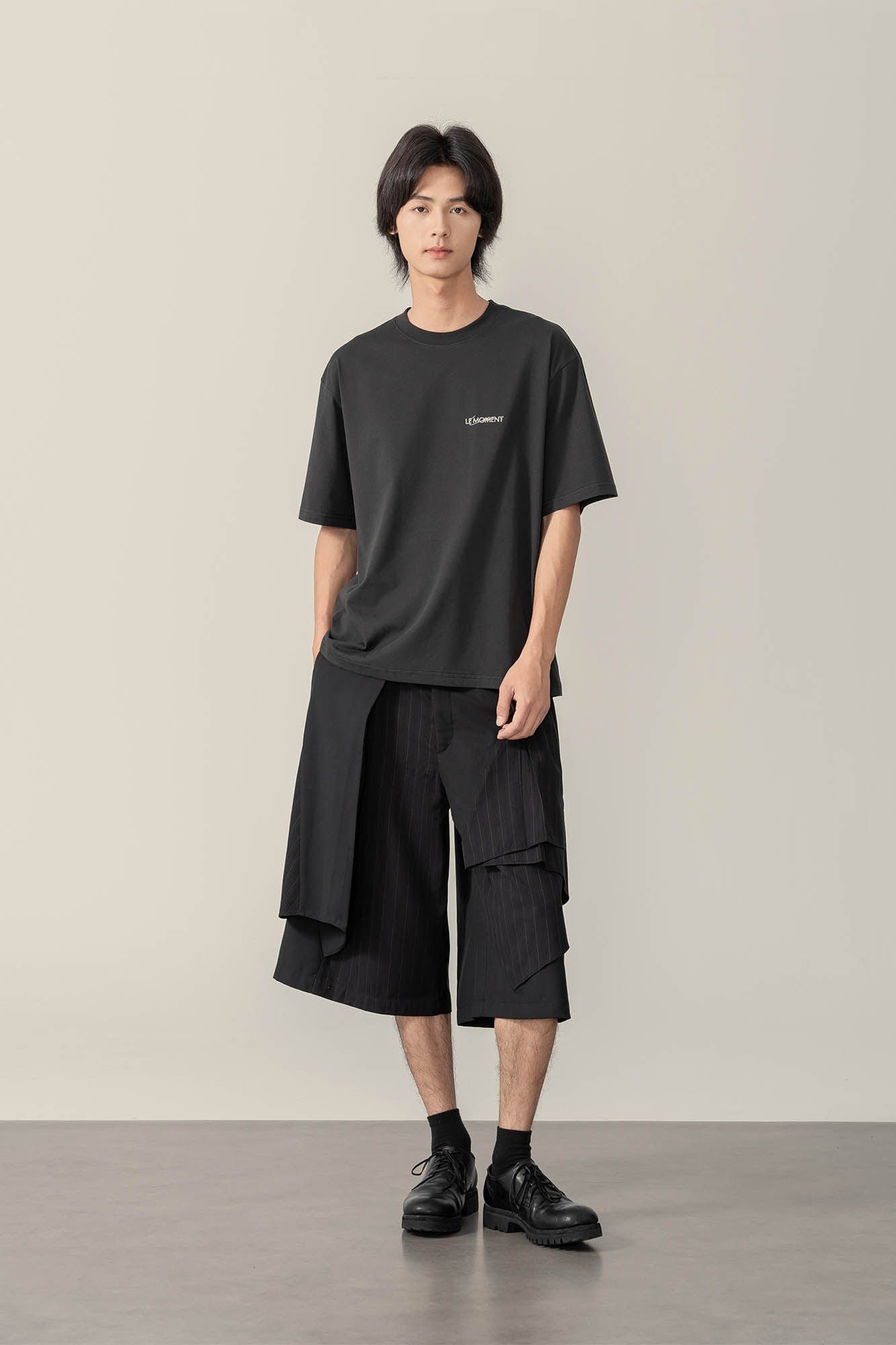 MOITIEDEPETALE Multi-Layered Pleated Pinstriped Shorts