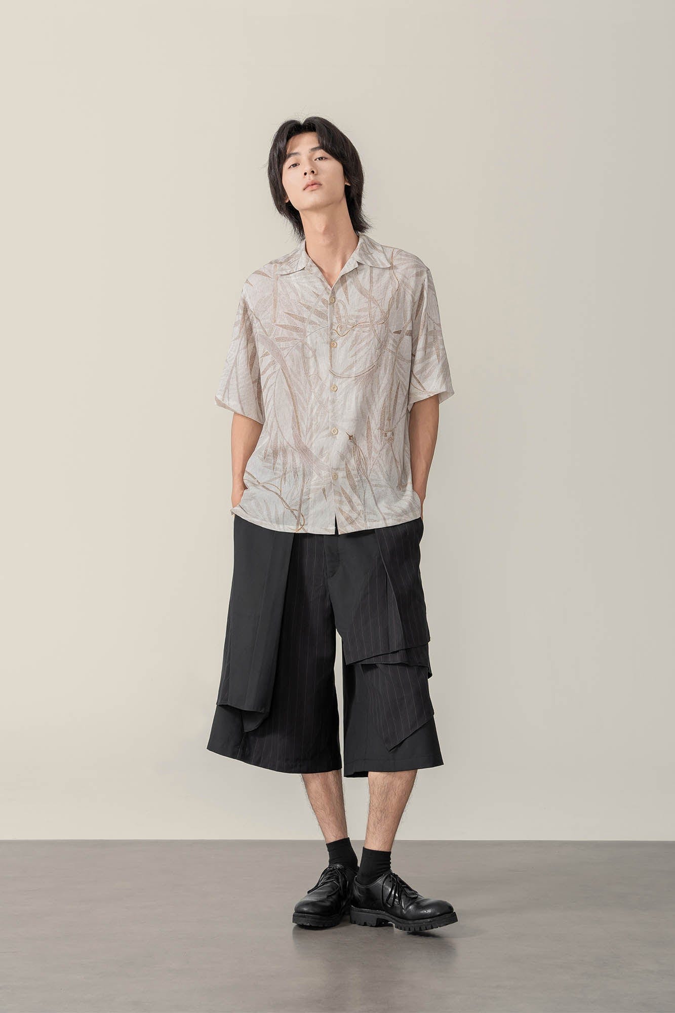 MOITIEDEPETALE Multi-Layered Pleated Pinstriped Shorts