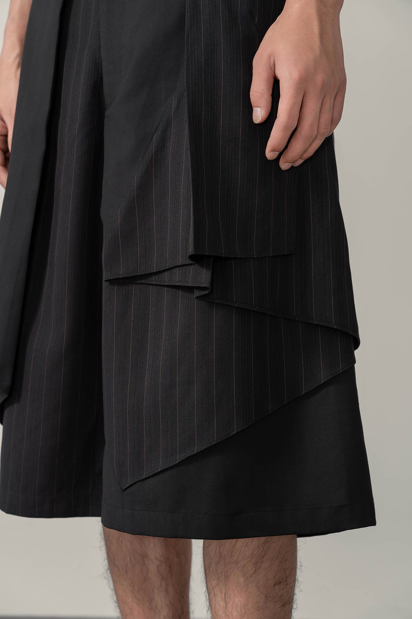 MOITIEDEPETALE Multi-Layered Pleated Pinstriped Shorts