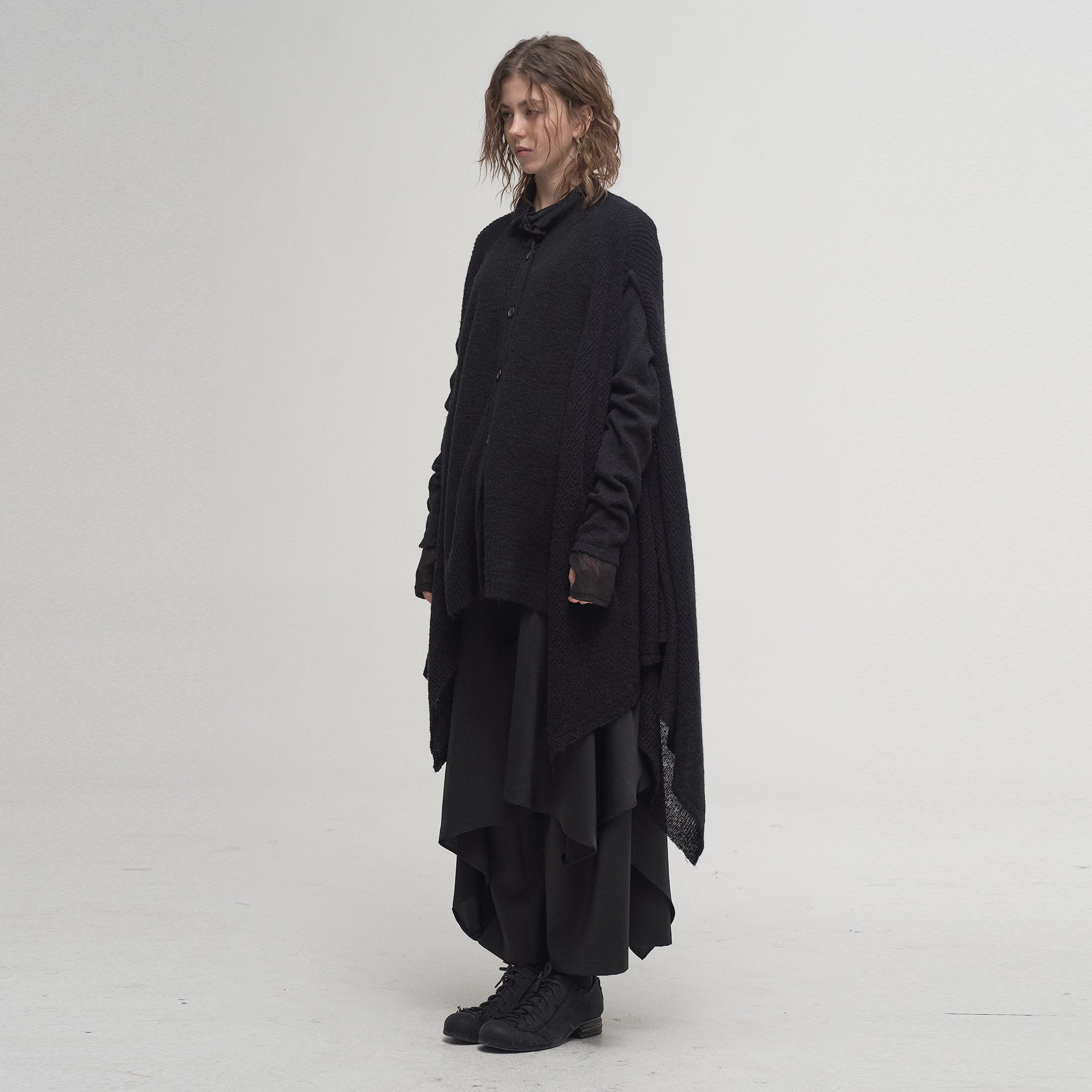 ILNya Nieternite Nifutur Convertible Drape Knit Cape